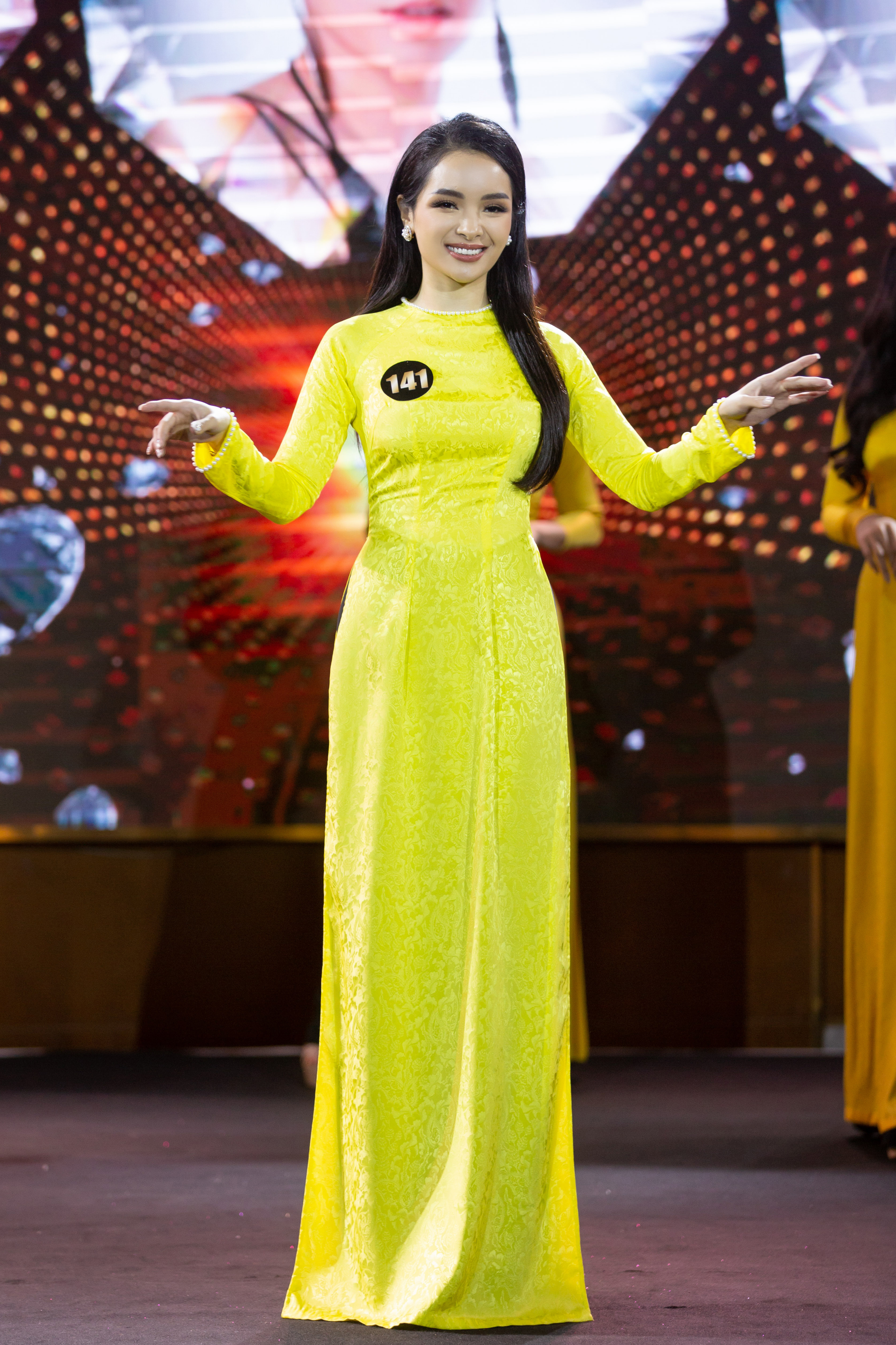 Đinh Ngọc Phượng – Gi&#225;m đốc C&#244;ng ty TNHH Thời trang Venesto: Sống v&#224; cống hiến cho c&#225;i đẹp - Ảnh 7
