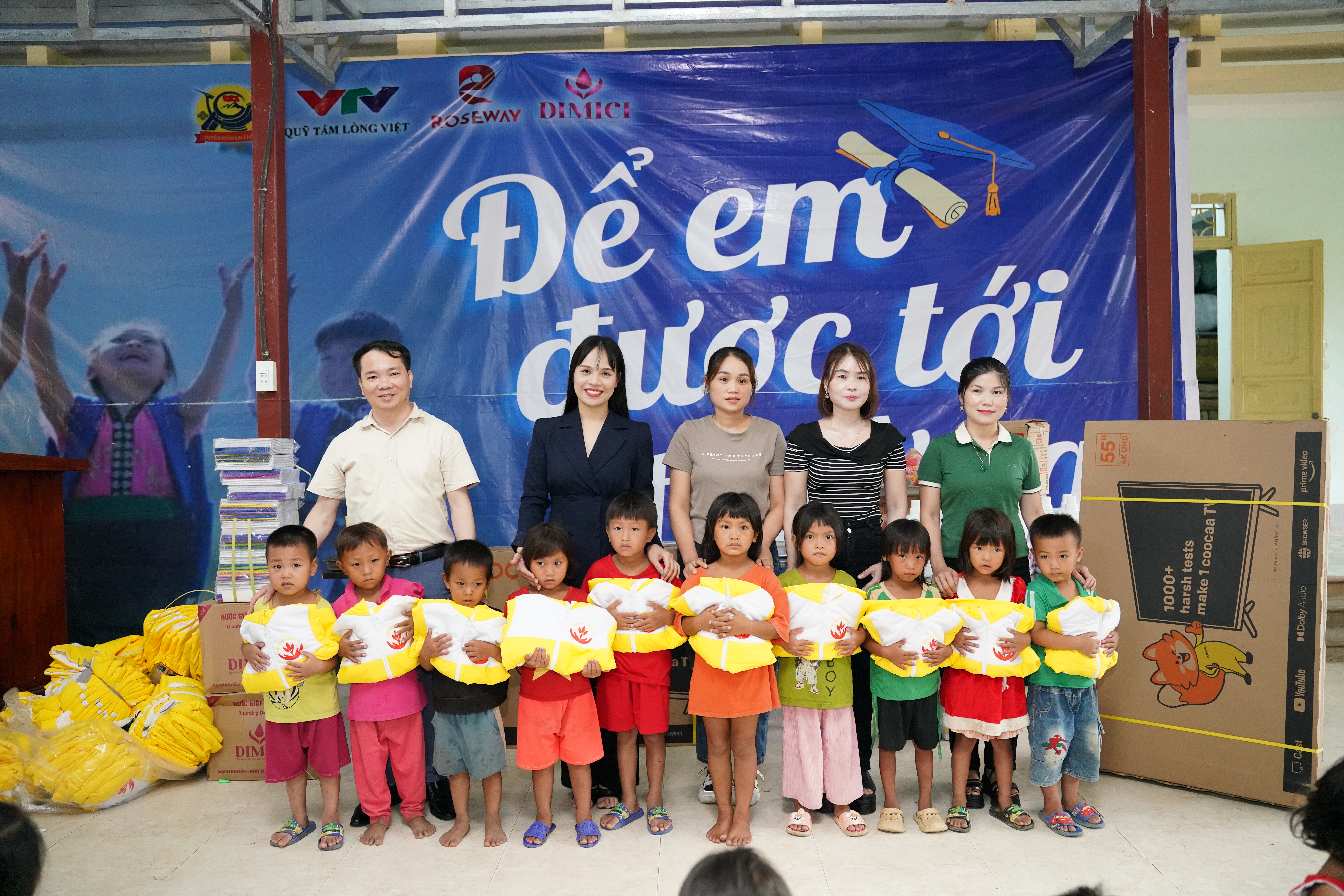 H&#224;nh tr&#236;nh y&#234;u thương “Để em được tới trường”: Thắp s&#225;ng ước mơ, ươm mầm hạnh ph&#250;c! - Ảnh 7