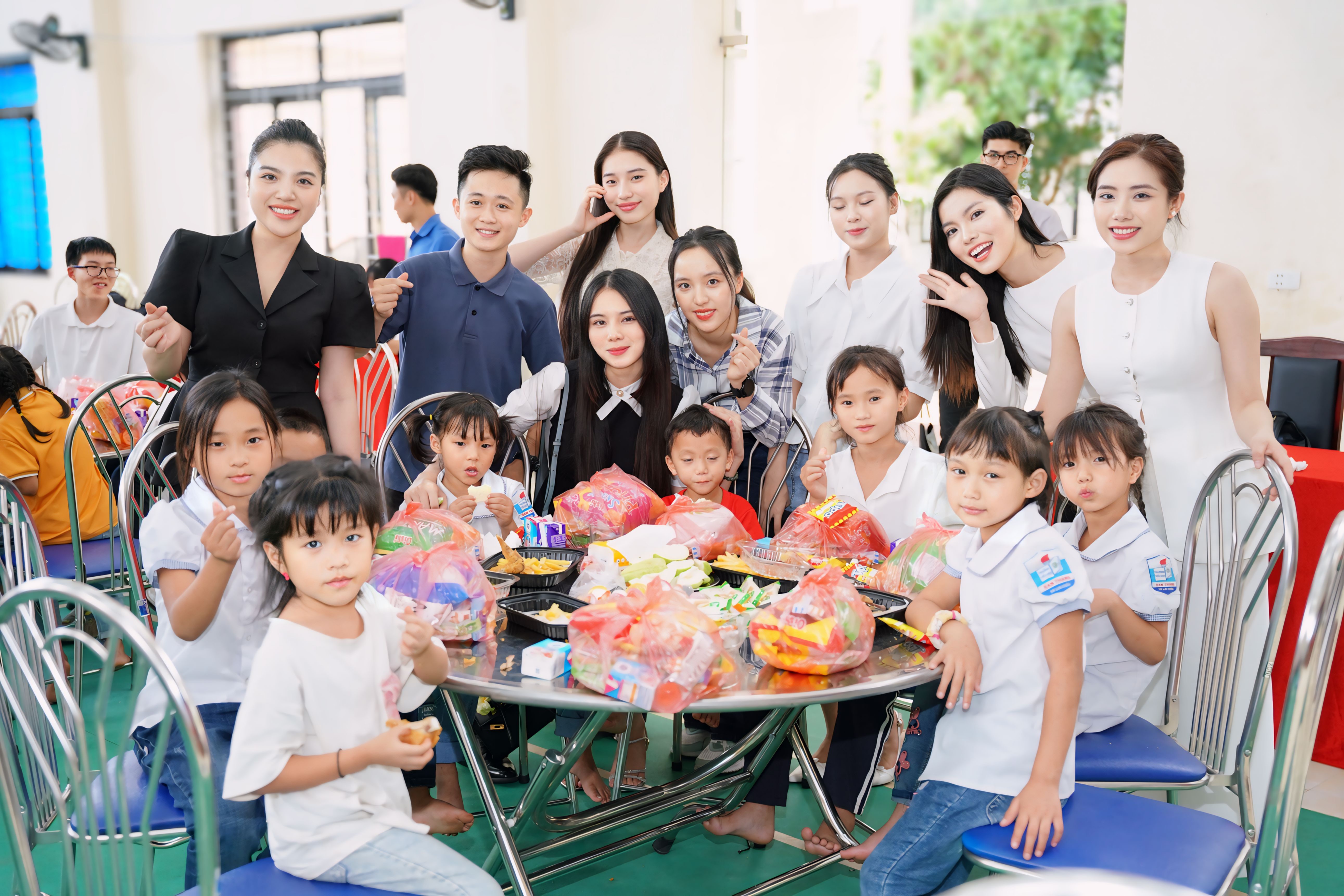 H&#224;nh tr&#236;nh y&#234;u thương “Để em được tới trường”: Thắp s&#225;ng ước mơ, ươm mầm hạnh ph&#250;c! - Ảnh 9