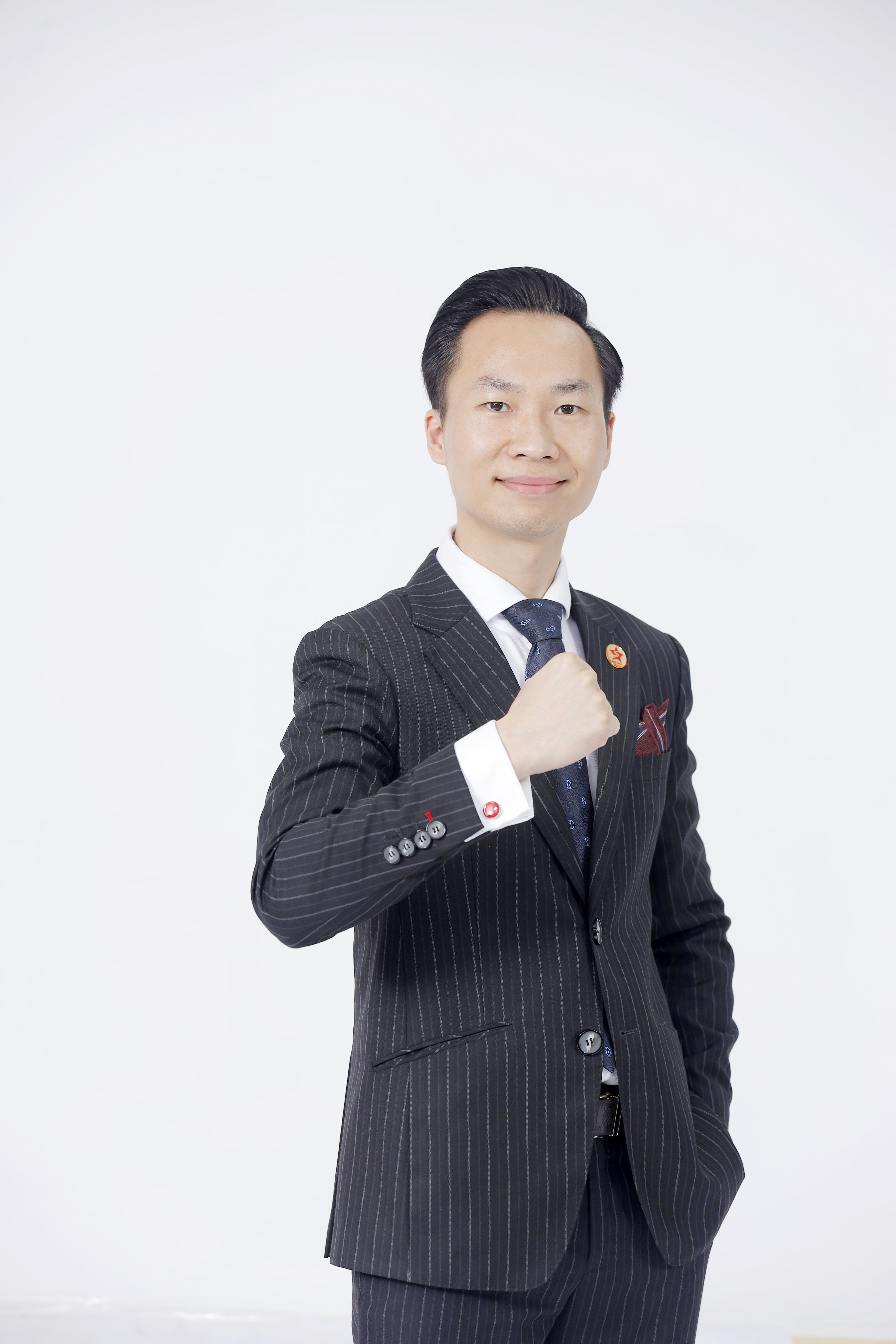 Phạm Văn Tuy&ecirc;n - Chủ tịch HĐQT Sao V&agrave;ng Holdings
