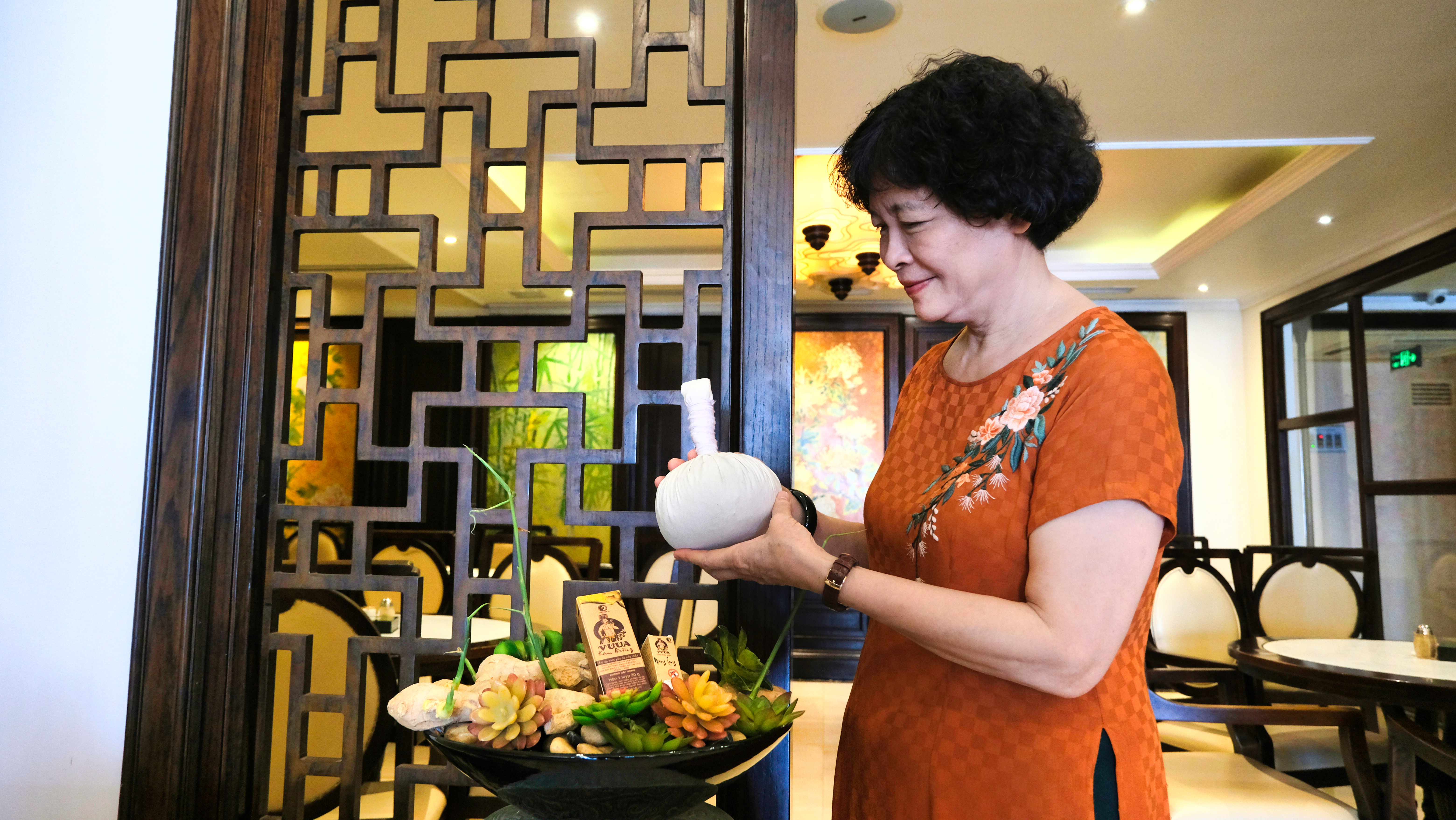 Nghệ nh&#226;n Phạm Thị Ho&#224; v&#224; c&#226;u chuyện nữ doanh nh&#226;n x&#226;y dựng thương hiệu Sen T&#224;i Thu - Ảnh 2