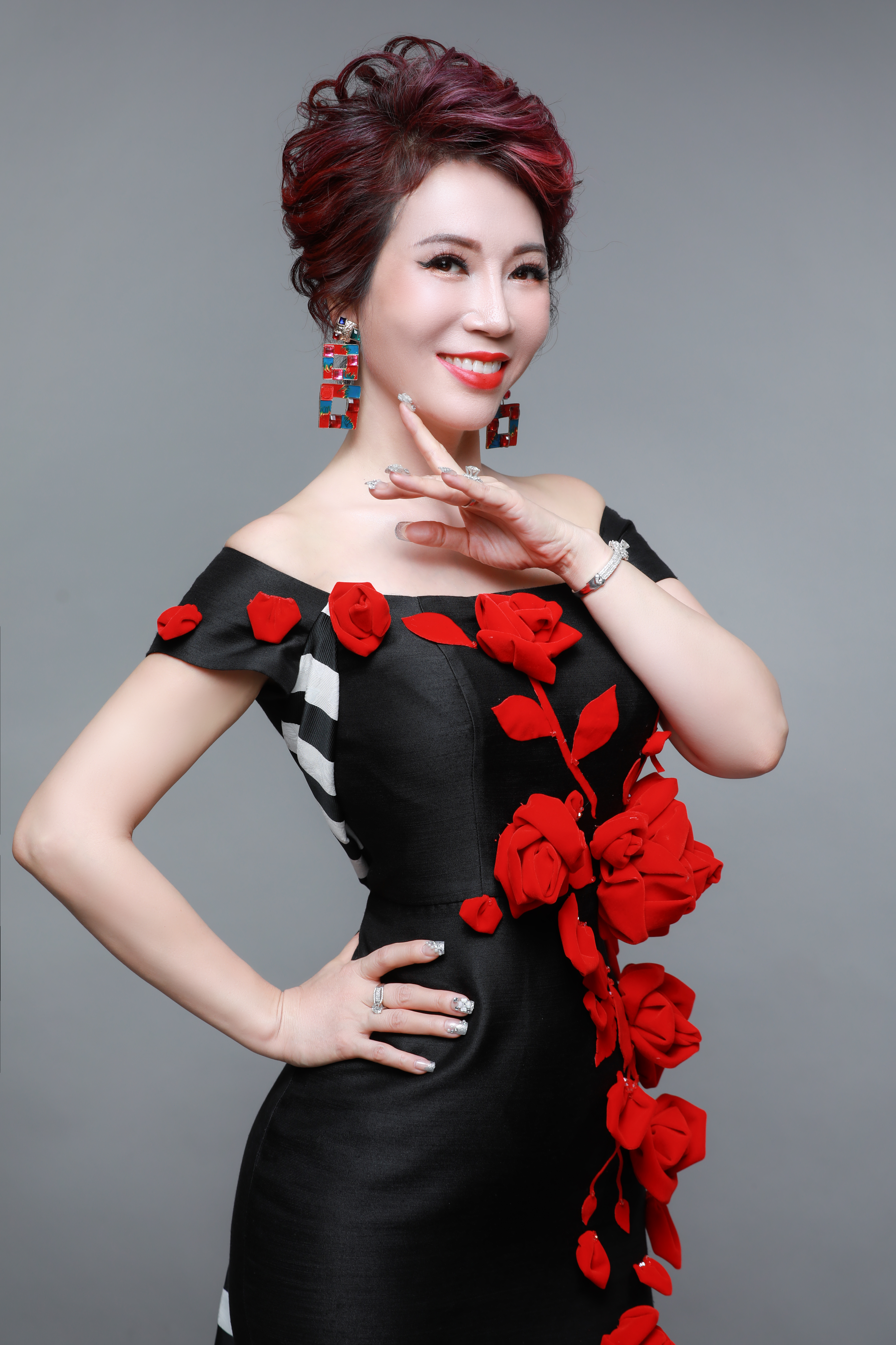 Nguyễn Thị B&#237;ch H&#242;a - Gi&#225;m đốc Thẩm mỹ viện B&#237;ch H&#242;a: Nỗ lực ch&#225;y hết m&#236;nh cho c&#225;i đẹp!  - Ảnh 2