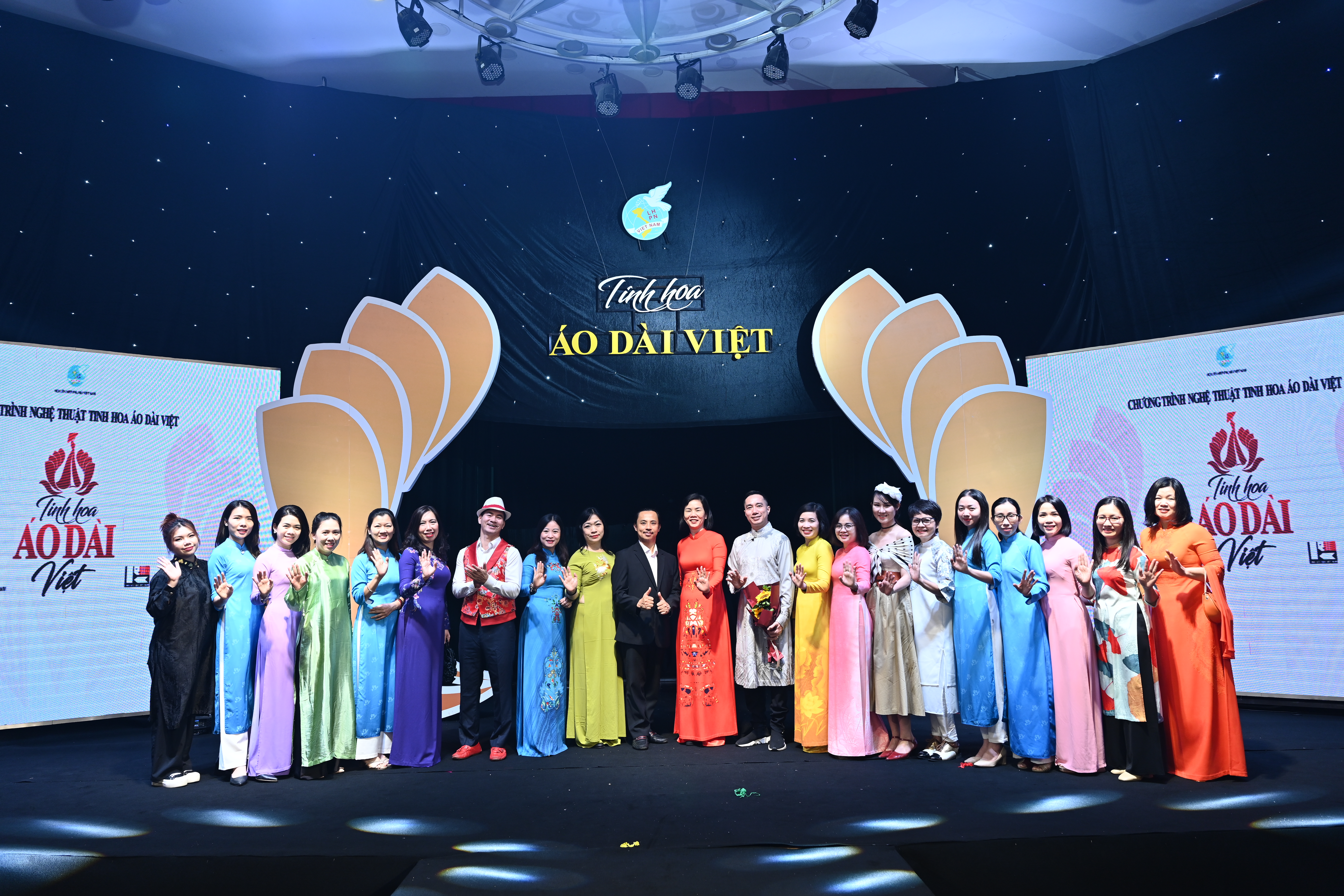 Khơi dậy gi&#225; trị truyền thống qua “Tinh hoa &#193;o d&#224;i Việt” - Ảnh 1