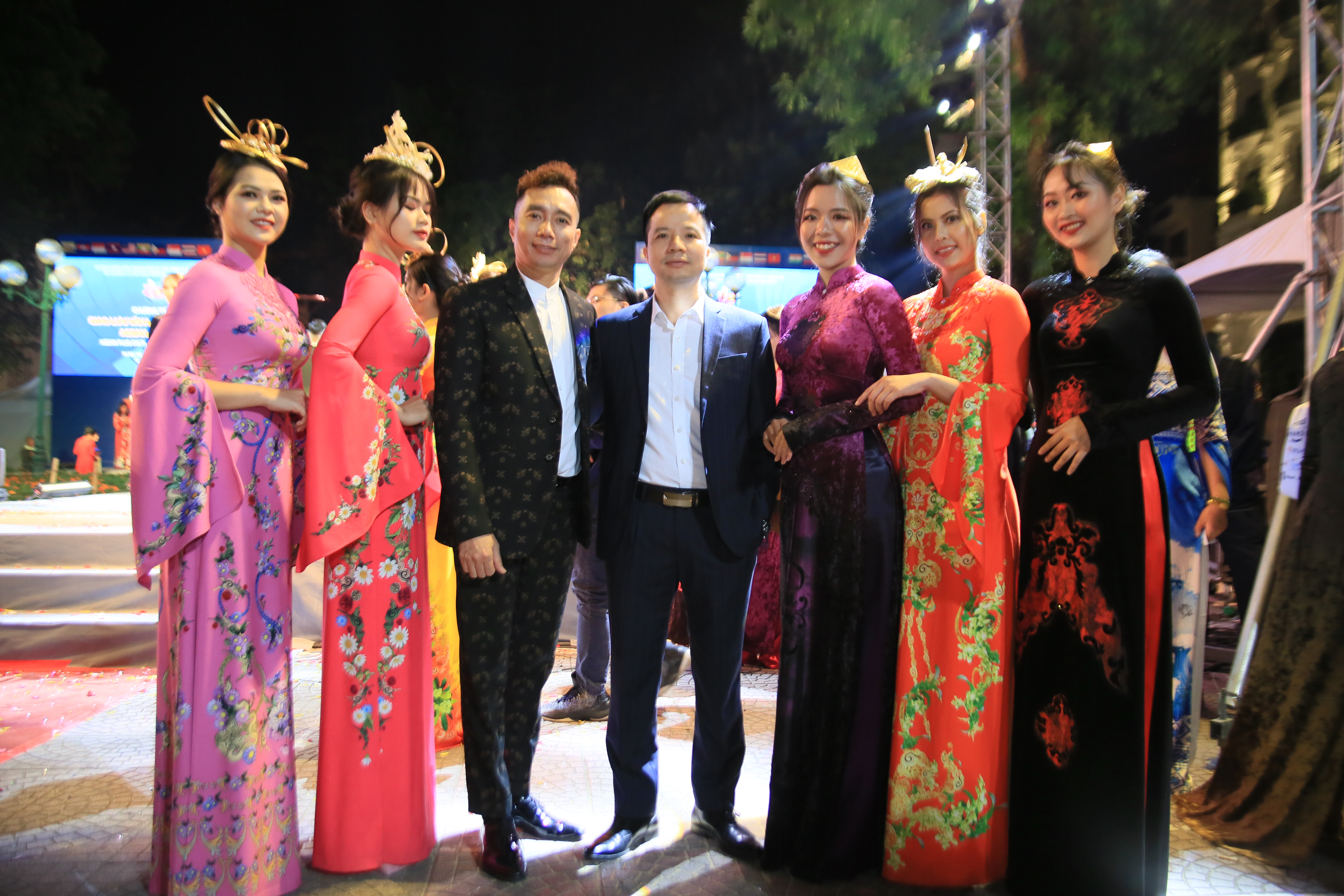 Thời trang Sen V&#224;ng: T&#244;n vinh di sản Việt trong Chương tr&#236;nh “Giao lưu Văn h&#243;a - Nghệ thuật c&#225;c nước Asean mở rộng&quot;  - Ảnh 3