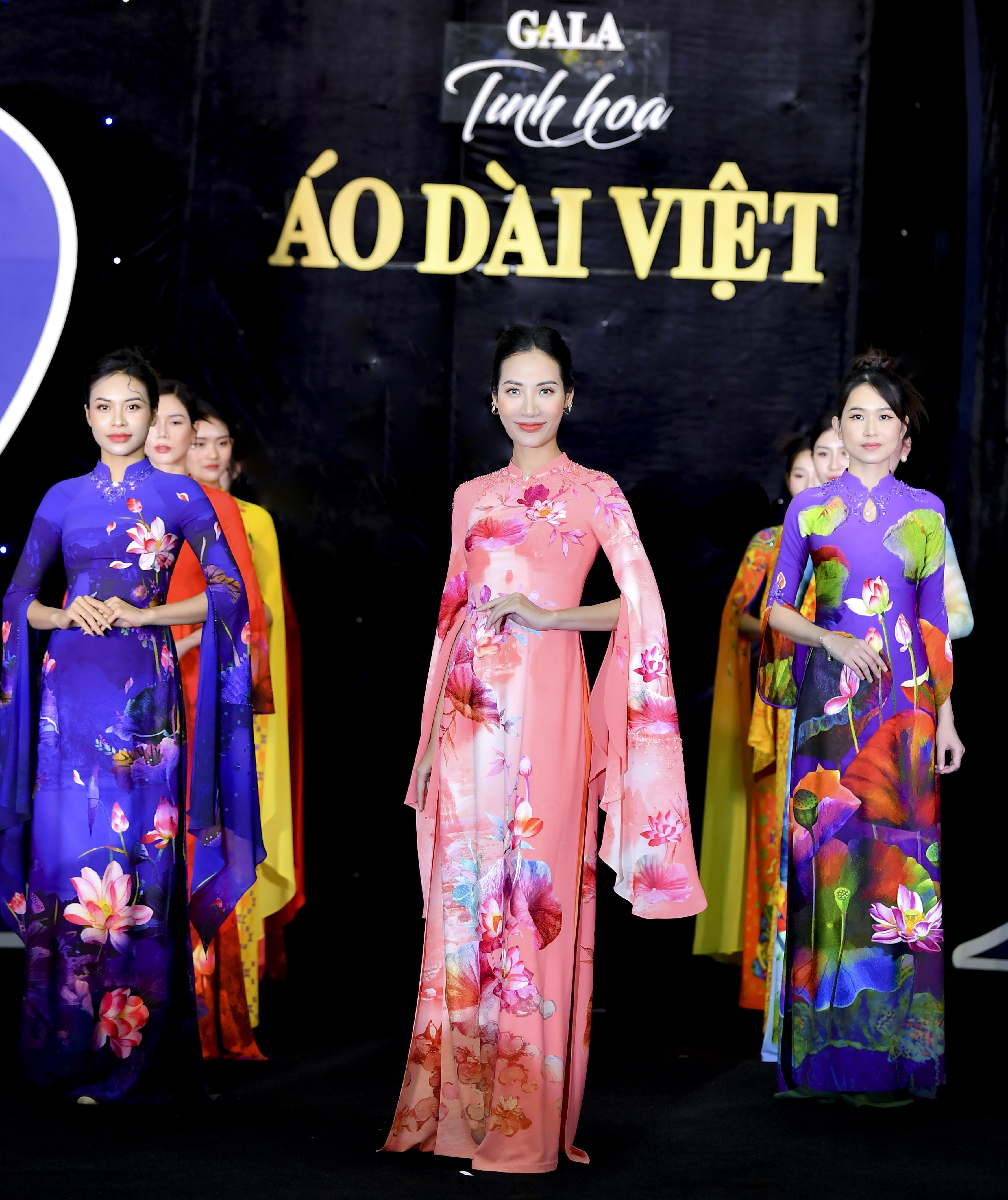 BST &aacute;o d&agrave;i &ldquo;Suối nguồn&rdquo; sẽ được Đỗ Trịnh Ho&agrave;i Nam quảng b&aacute; tại Mỹ, Ph&aacute;p, &Yacute;, Thụy Sĩ v&agrave;o đầu năm 2023 tới
