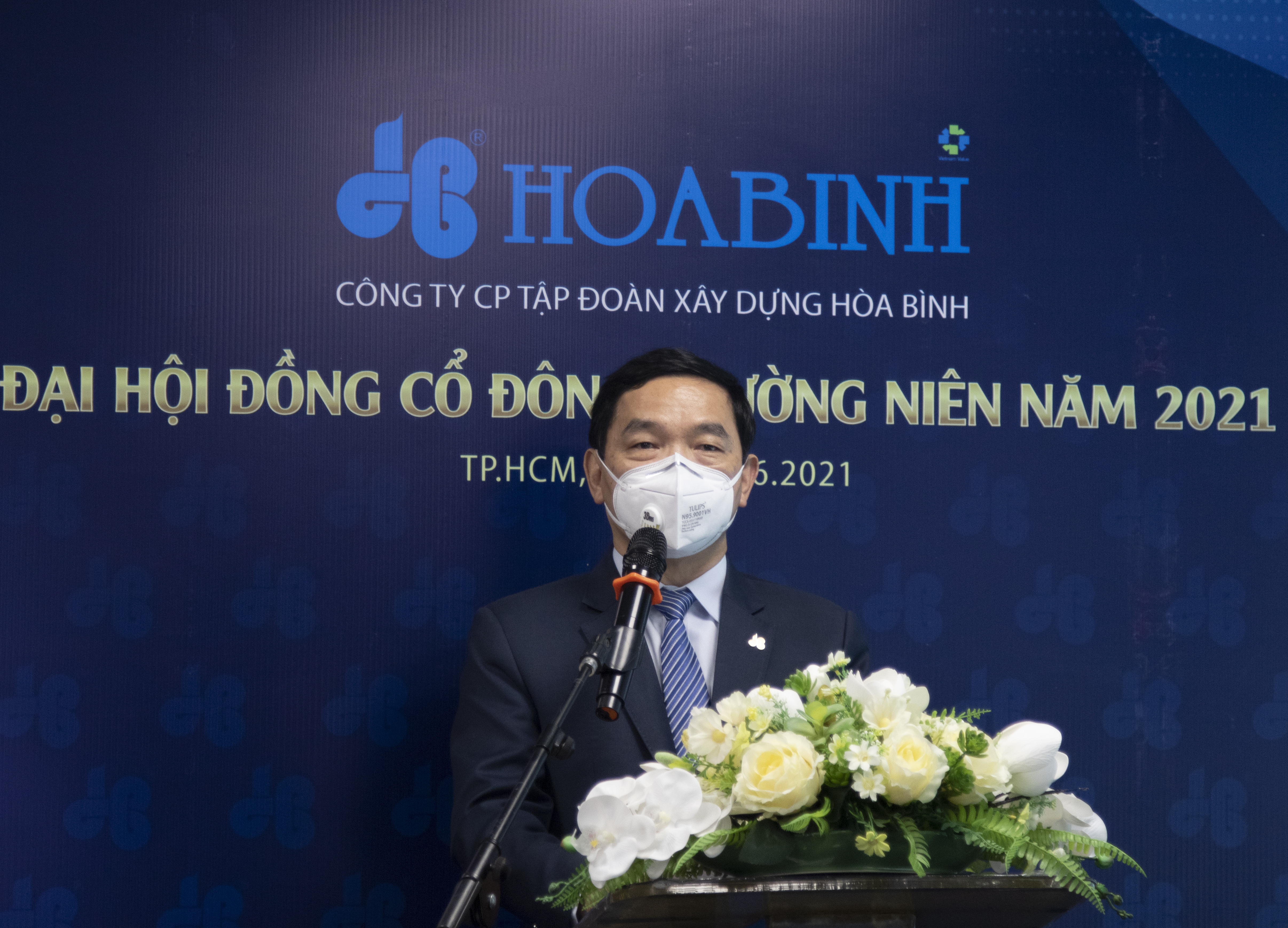 &Ocirc;ng&nbsp;L&ecirc; Viết Hải, Chủ tịch HĐQT Tập đo&agrave;n X&acirc;y dựng H&ograve;a B&igrave;nh chia sẻ tại Đại hội.
