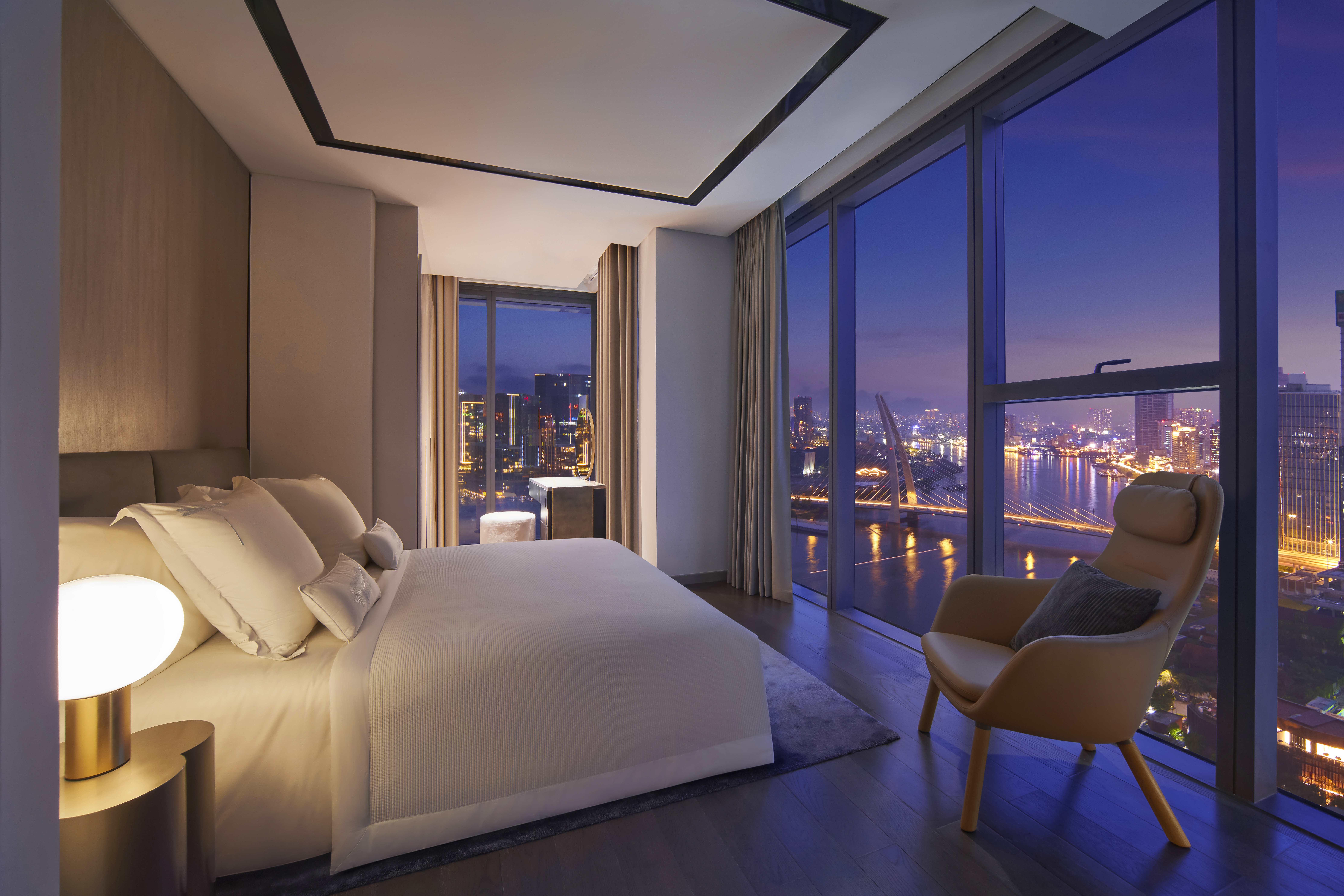 Mỗi căn hộ sở hữu tầm nh&igrave;n rộng mở hướng về trung t&acirc;m th&agrave;nh phố, s&ocirc;ng S&agrave;i G&ograve;n v&agrave; mảng xanh Thảo Cầm Vi&ecirc;n, một đặc quyền hiếm c&oacute; giữa l&otilde;i trong t&acirc;m S&agrave;i G&ograve;n.&nbsp; &nbsp;