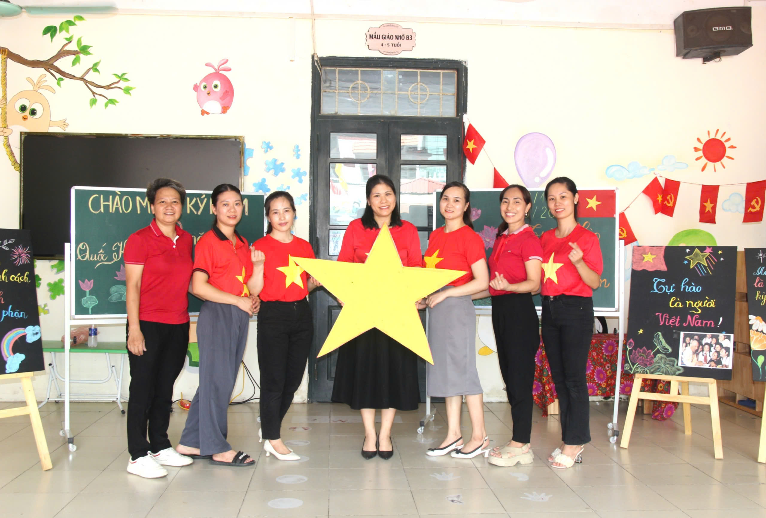 Ấn tượng Trường Mầm non Minh Khai xếp hình bản đồ Việt Nam chào mừng Quốc khánh 2/9 - Ảnh 2