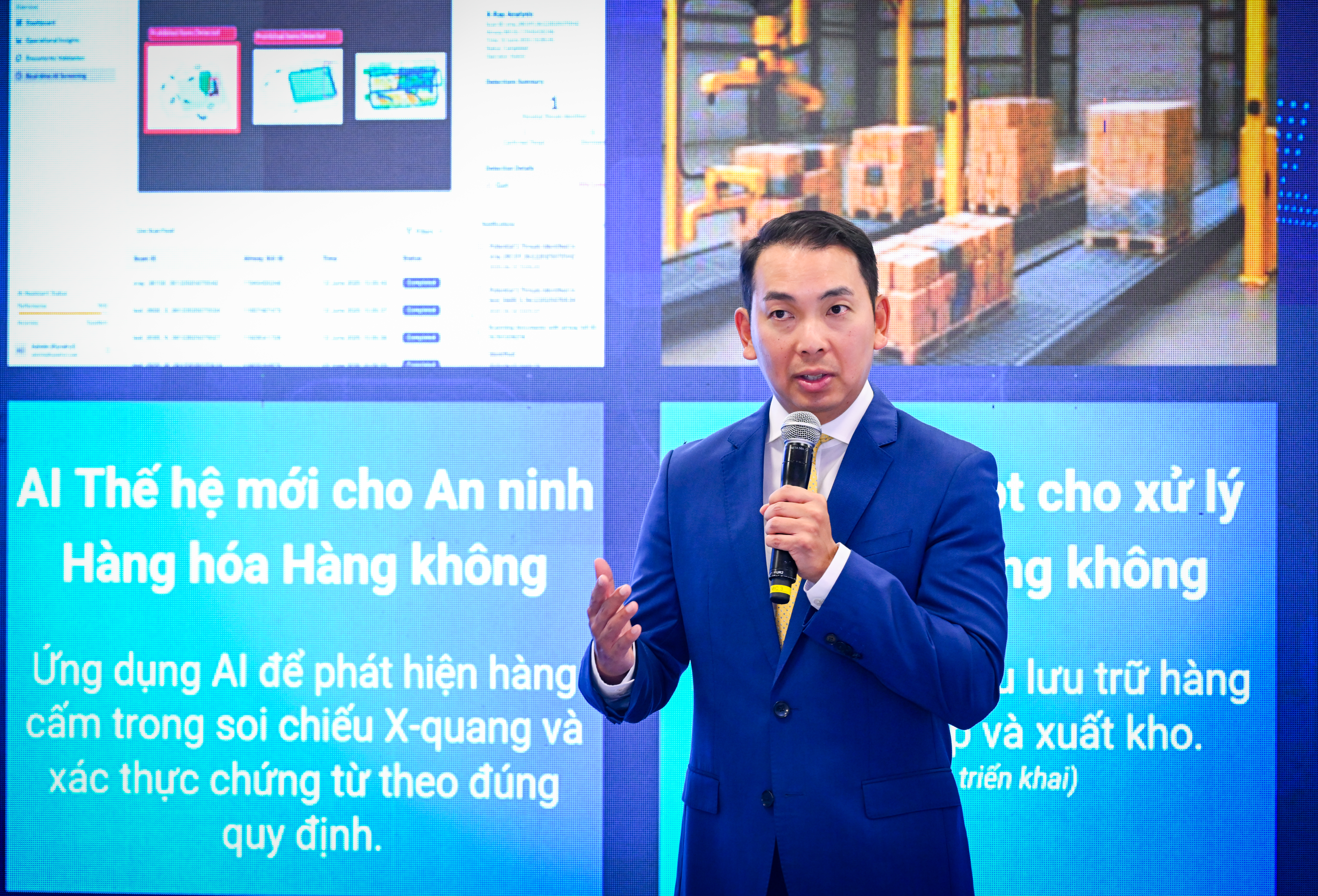 Tiến sĩ Yap Kwong Weng, CEO Việt Nam SuperPort™ trình bày những giải pháp đổi mới sáng tạo tại “siêu cảng” ICD Vĩnh Phúc – Việt Nam SuperPortTM  