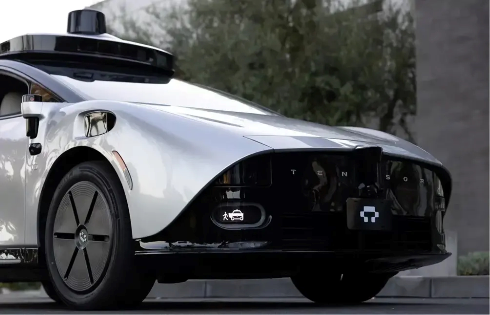 Xe điện tự lái đầu tiên trên thế giới 'Made-by-VinFast' gây tò mò ở Trung Đông - Ảnh 3 Xe điện tự lái đầu tiên trên thế giới 'Made-by-VinFast' gây tò mò ở Trung Đông - Ảnh 3