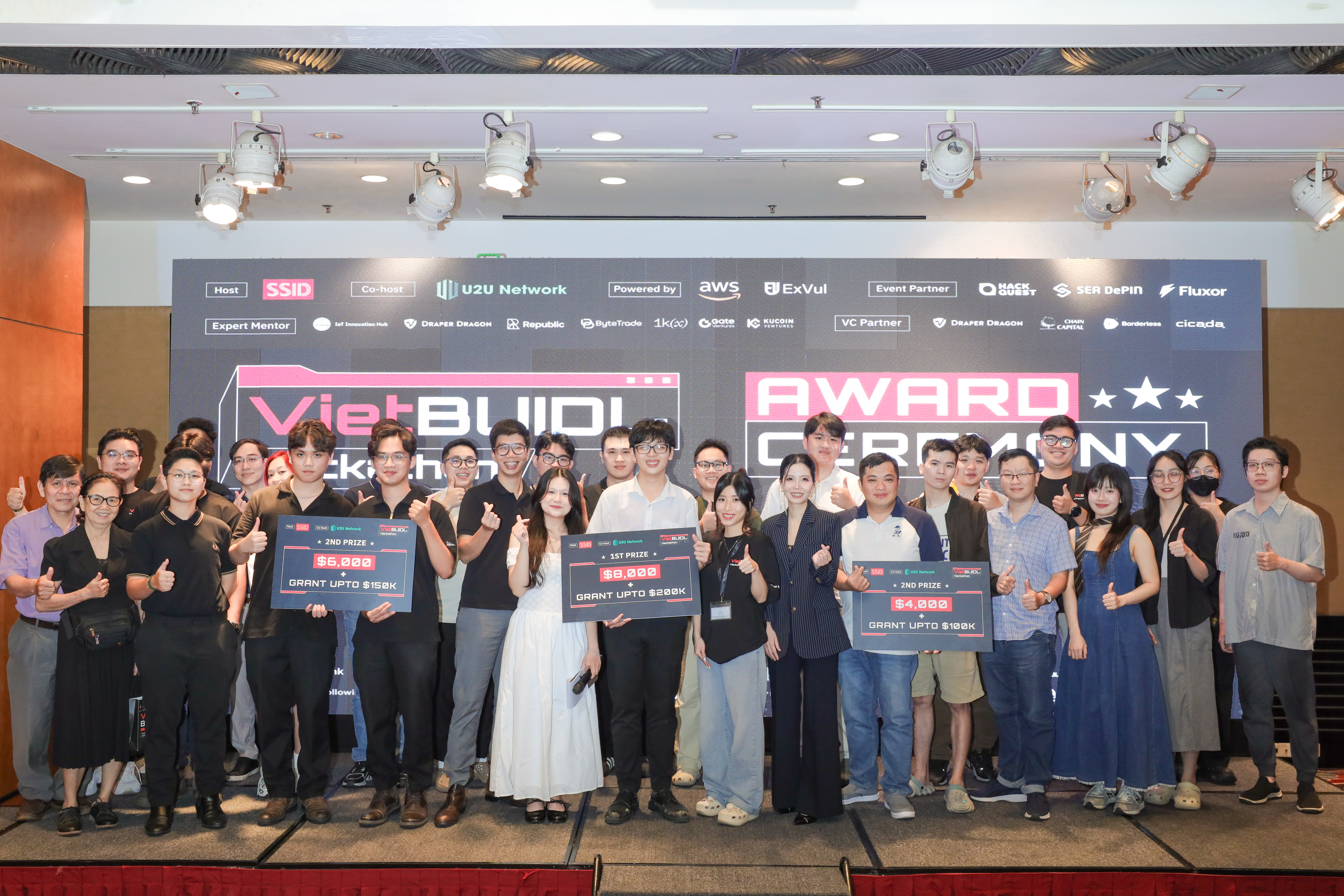 VIETBUIDL Hackathon 2025 vinh danh 12 đội thắng cuộc: từ &#253; tưởng đến vận h&#224;nh tr&#234;n U2U - Ảnh 1