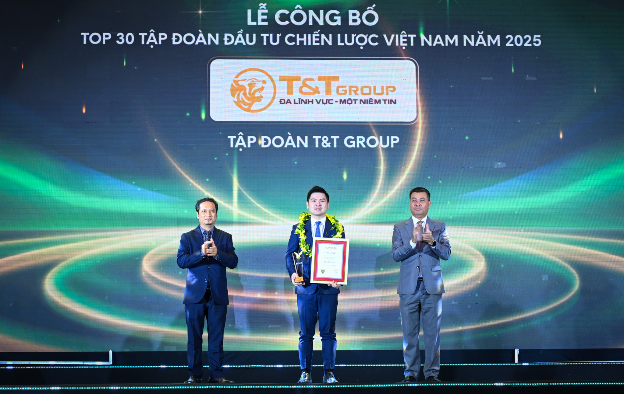 Tập đoàn T&T Group  được vinh danh trong bảng xếp hạng ALPHA 30 - Top 30 Tập đoàn đầu tư chiến lược Việt Nam năm 2025.  