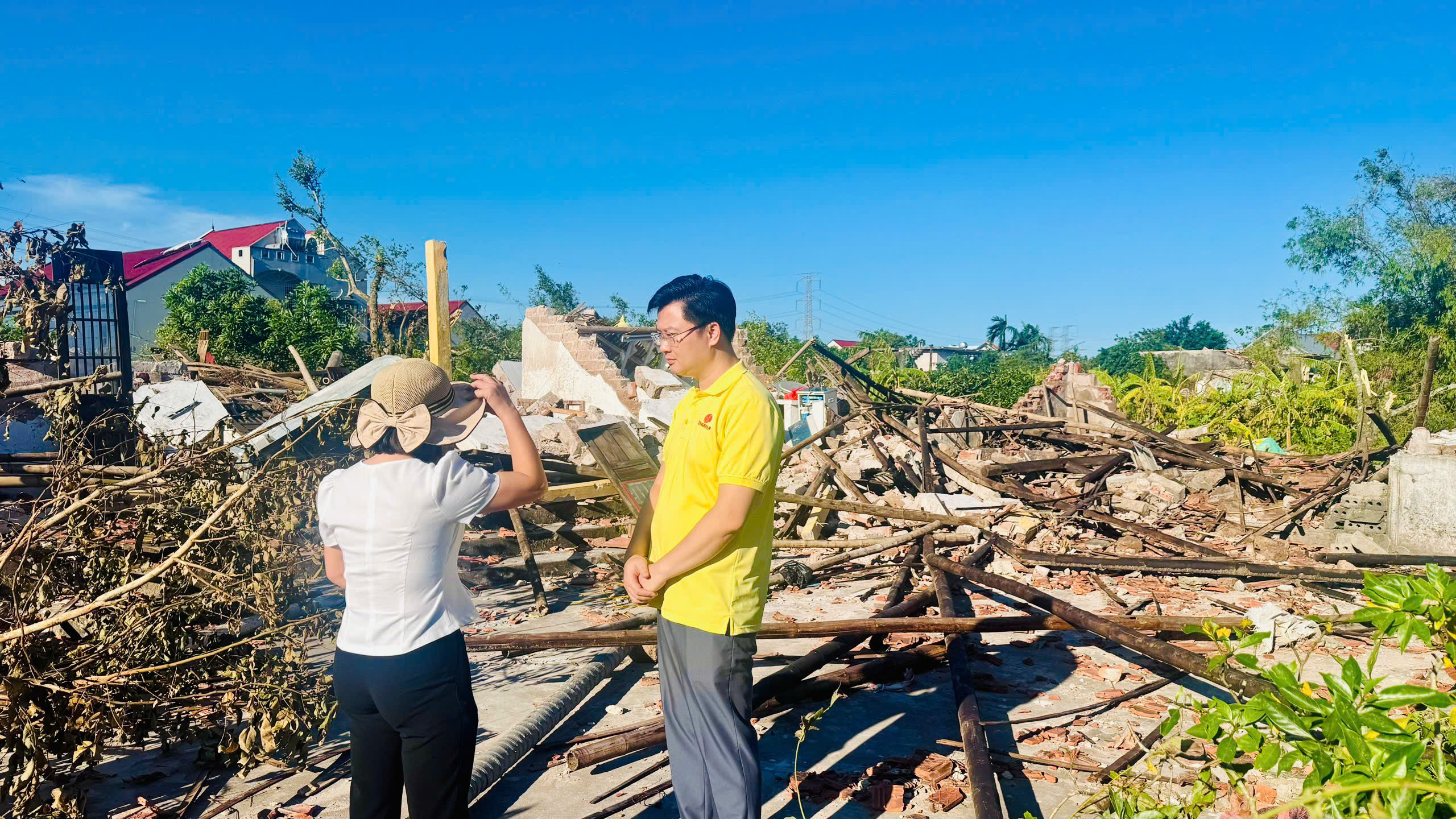 Vingroup tiếp tục hỗ trợ thêm 500 tỷ cứu trợ miền Trung, nâng tổng đóng góp lên 1.000 tỷ đồng - Ảnh 1