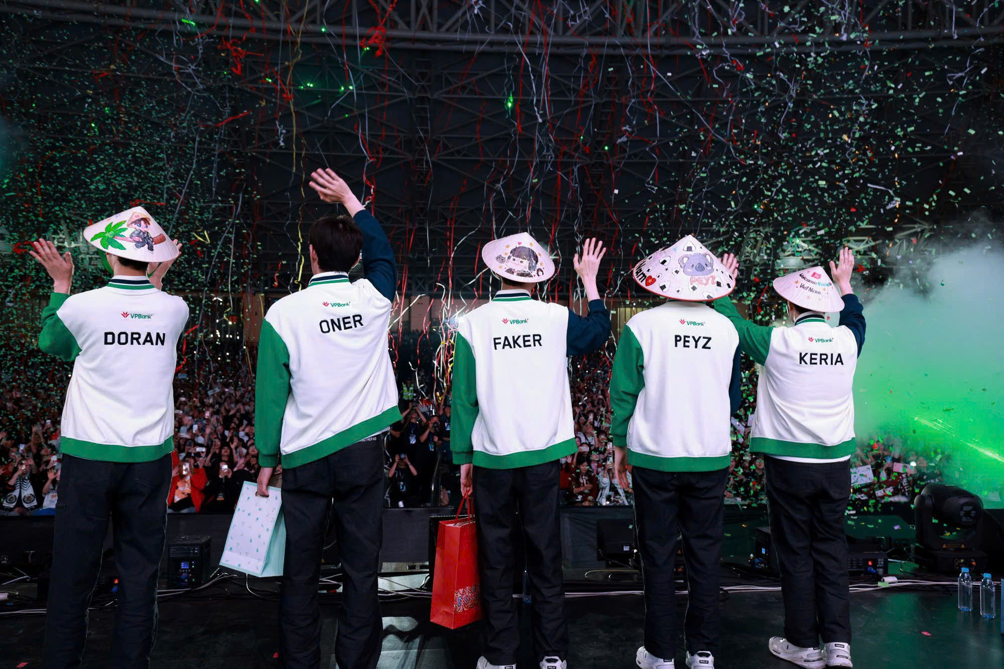 1,3 triệu người đồng thời xem Faker T1 thi đấu tại Việt Nam - Ảnh 12