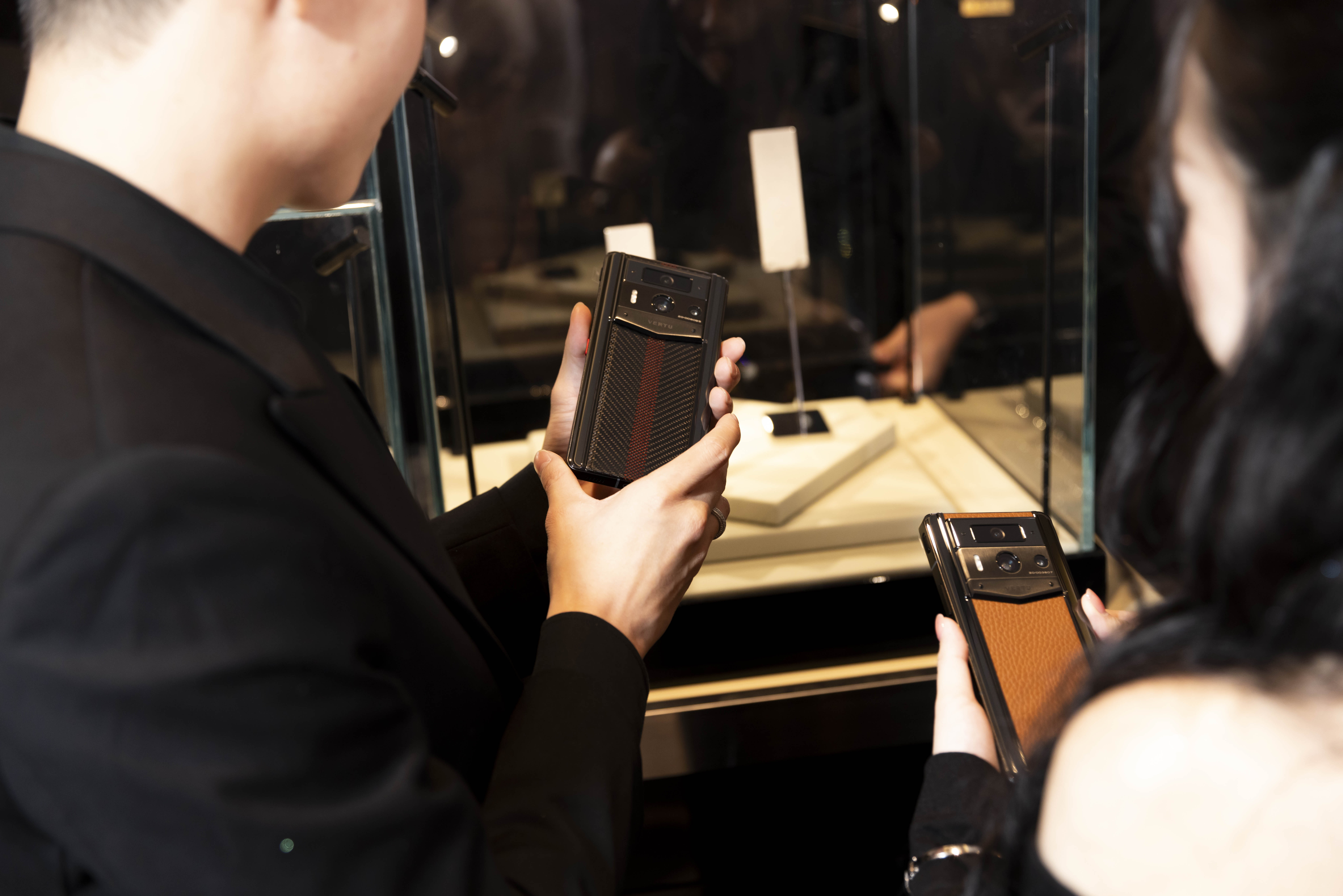 Giới trẻ Việt Nam đang có xu hướng quan tâm và sở hữu Vertu dòng smartphone với công nghệ bảo mật cao cấp. 