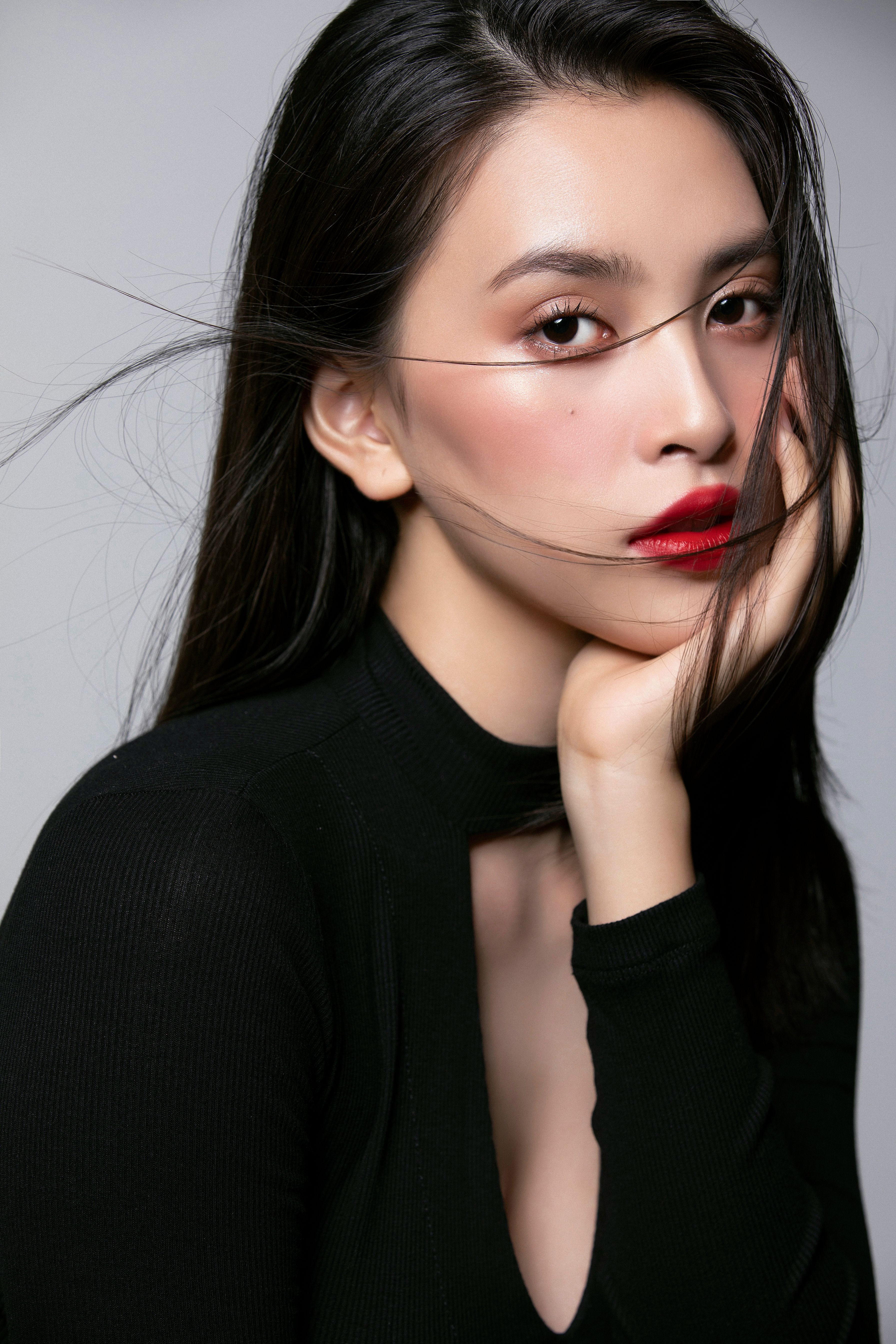 Với tài sắc của mình, cô đã được ban tổ chức Miss World Việt Nam 2021 lựa chọn để trở thành một trong những giám khảo quyền lực của cuộc thi.