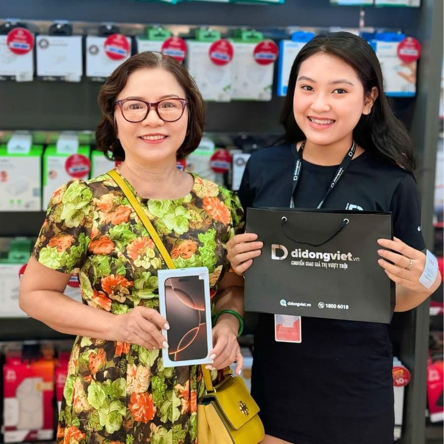 Khách hàng tin chọn hệ thống Di Động Việt là điểm đến mua sắm sản phẩm công nghệ chính hãng. Khách hàng tin chọn hệ thống Di Động Việt là điểm đến mua sắm sản phẩm công nghệ chính hãng.