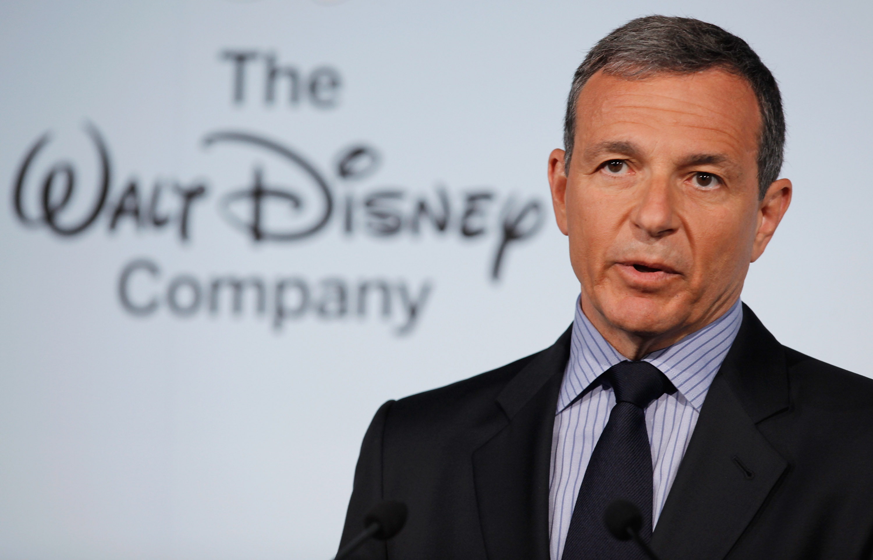 Bob Iger, Chủ tịch, Giám đốc điều hành tập đoàn Walt Disney từ năm 2000 Bob Iger, Chủ tịch, Giám đốc điều hành tập đoàn Walt Disney từ năm 2000