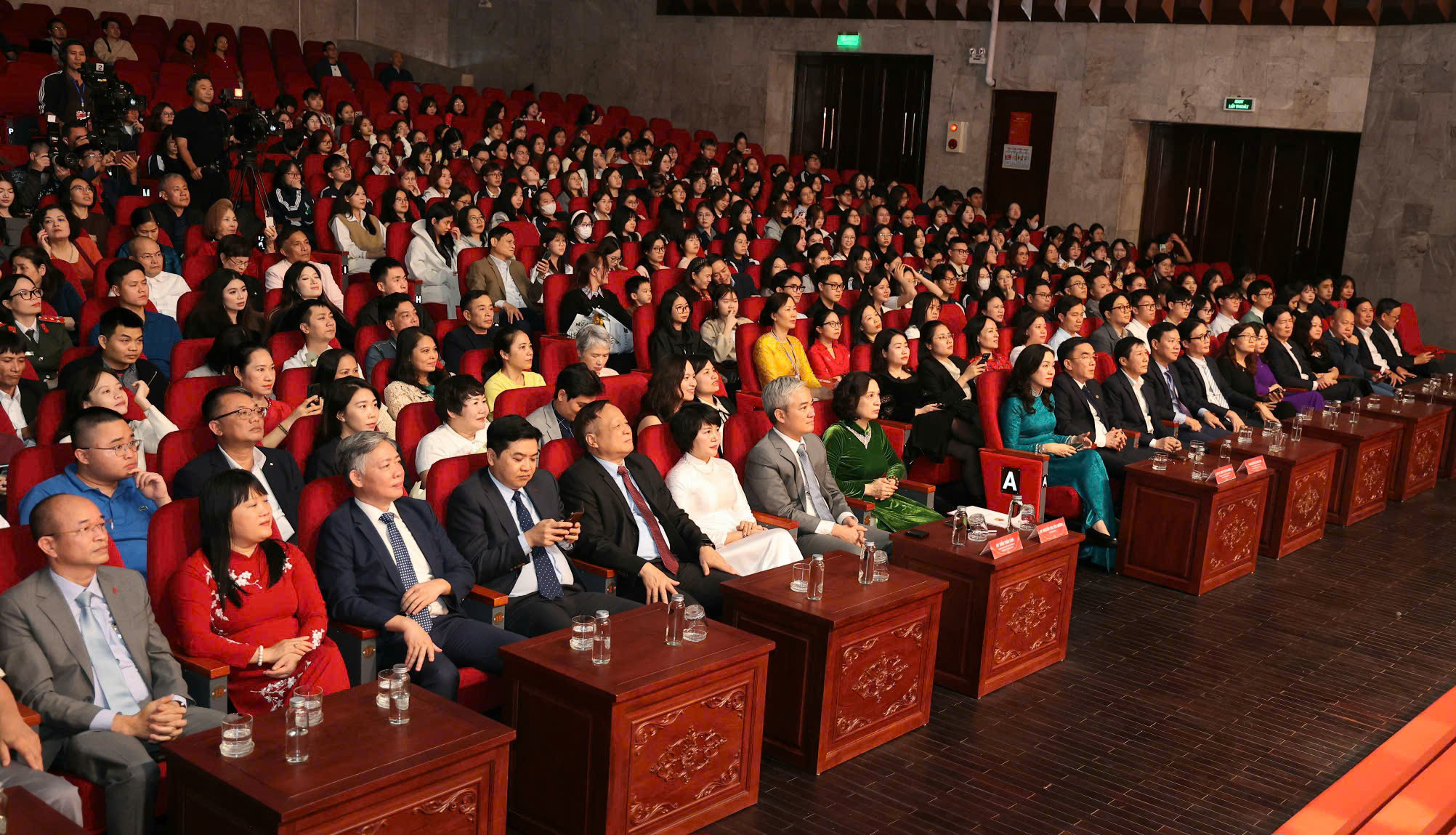 Các đại biểu tại Lễ trao giải