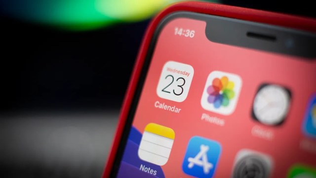 Nhiều người d&ugrave;ng iPhone c&oacute; th&oacute;i quen x&oacute;a ảnh, video khi điện thoại b&aacute;o dung lượng đầy &nbsp;