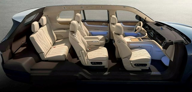 Hết Xiaomi đến lượt Huawei khoe xe điện đỉnh cấp: K&#237;ch thước lớn hơn BMW X7, m&#224;n h&#236;nh ‘si&#234;u to khổng lồ’ như Mercedes EQS, trang bị ngập xe - Ảnh 4