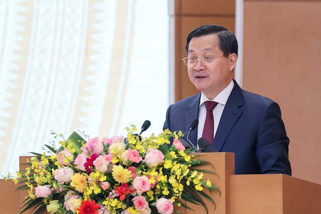 Ph&oacute; Thủ tướng L&ecirc; Minh Kh&aacute;i: Ch&iacute;nh phủ sẽ triển khai c&aacute;c giải ph&aacute;p mạnh mẽ, quyết liệt, sớm khắc phục c&aacute;c tồn tại, hạn chế để đẩy nhanh tiến độ giải ng&acirc;n vốn đầu tư c&ocirc;ng ngay từ đầu năm 2023. Ảnh VGP/Nhật Bắc