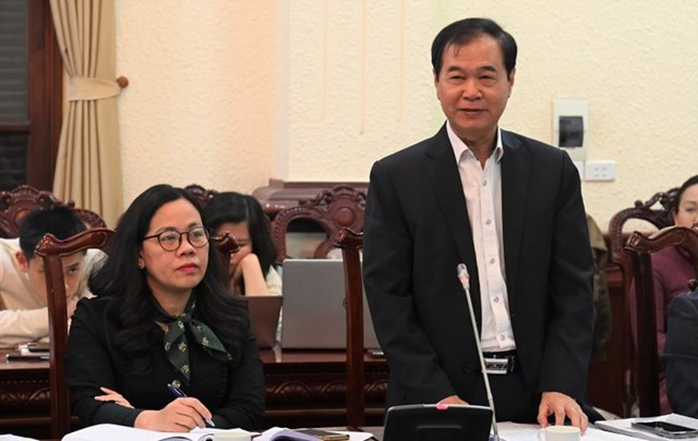 Ph&oacute; Chủ tịch Hiệp Hội Bất động sản Việt Nam Nguyễn Mạnh H&agrave; ph&aacute;t biểu tại phi&ecirc;n họp.