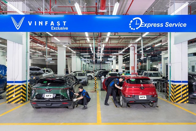 Dịch vụ chạm đỉnh, chi phí chạm đáy, hậu mãi của VinFast khiến người dùng yên tâm chuyển đổi xanh - Ảnh 1 Dịch vụ chạm đỉnh, chi phí chạm đáy, hậu mãi của VinFast khiến người dùng yên tâm chuyển đổi xanh - Ảnh 1
