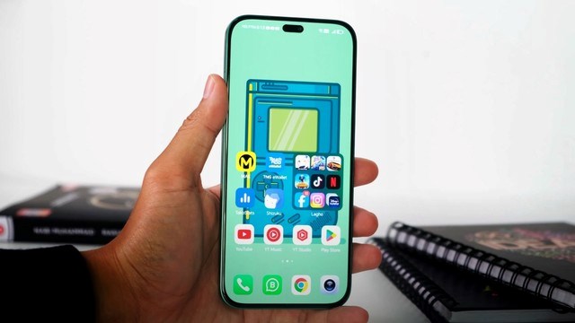 Chiếc điện thoại được v&#237; như &quot;phi&#234;n bản gi&#225; 5 triệu&quot; của iPhone 15 Pro Max: Đẹp v&#224; giống đến kinh ngạc - Ảnh 1