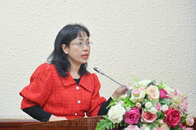Đồng ch&iacute; Nguyễn Thị Minh Phương, Ph&oacute; Cục trưởng Cục&nbsp;QLXLVPHC&amp;TDTHP b&aacute;o c&aacute;o kết quả c&ocirc;ng t&aacute;c năm 2023 của Cục. &nbsp;