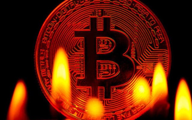 Bitcoin đột ngột lao dốc, vốn h&#243;a bốc hơi 150 tỷ USD trong 24 tiếng - Ảnh 1