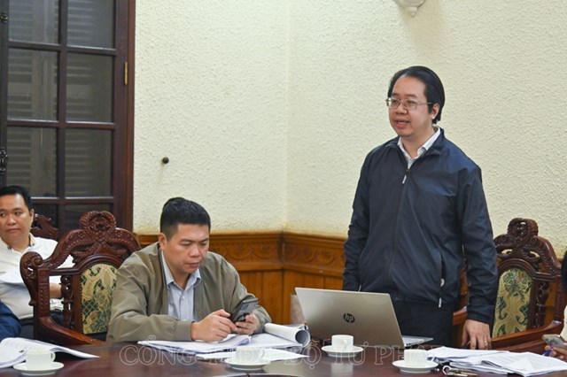 Các đại biểu tham gia thảo luận.   Các đại biểu tham gia thảo luận.  