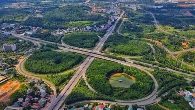 Dự &aacute;n đường Đại lộ Thăng Long từ n&uacute;t giao quốc lộ 21 đến cao tốc H&ograve;a Lạc- H&ograve;a B&igrave;nh d&agrave;i 6,7km