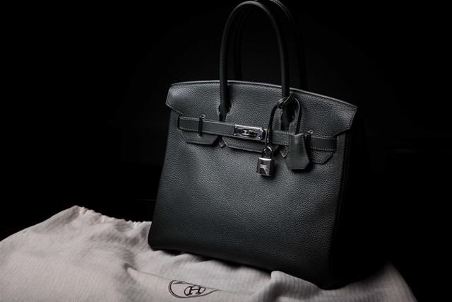 Đ&#224;n &#244;ng đeo Rolex, phụ nữ cầm Birkin: Kh&#244;ng chỉ l&#224; phụ kiện, chiếc t&#250;i xa xỉ n&#224;y đang trở th&#224;nh khoản đầu tư giữ gi&#225; tốt hơn cả v&#224;ng - Ảnh 1