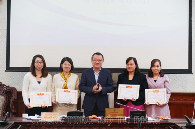 Ch&#250; trọng c&#244;ng t&#225;c r&#224; so&#225;t dự thảo VBQPPL để bảo đảm t&#237;nh dự b&#225;o, khả thi của ch&#237;nh s&#225;ch ph&#225;p luật - Ảnh 5