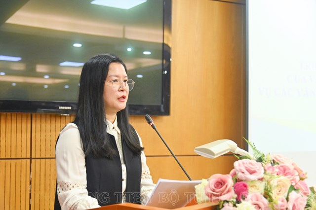 Đồng ch&iacute; Đỗ Thị Thanh Hương,&nbsp;Ph&oacute; Vụ trưởng Vụ C&aacute;c vấn đề chung về x&acirc;y dựng ph&aacute;p luật b&aacute;o c&aacute;o t&oacute;m tắt kết quả c&ocirc;ng t&aacute;c năm 2023. &nbsp;