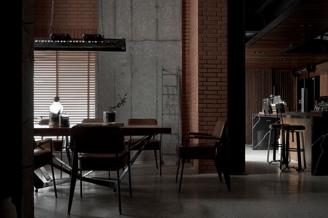 Căn penthouse đậm chất &#39;ng&#244;ng&#39; của một người chủ c&#243; tr&#225;i tim nghệ sĩ - Ảnh 2