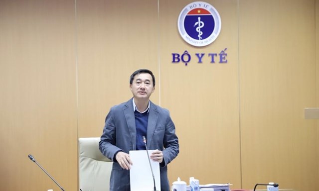 GS.TS Trần Văn Thuấn, Thứ trưởng Bộ Y tế ph&aacute;t biểu trong một cuộc họp về quản l&yacute; thuốc l&aacute; mới.