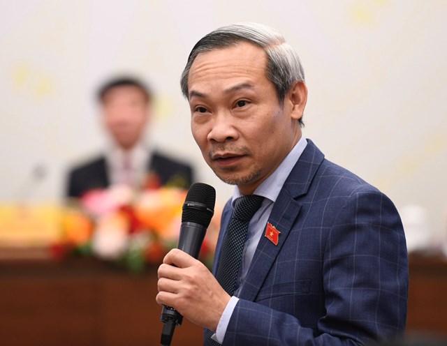 Ủy vi&ecirc;n Thường trực Ủy ban Kinh tế Phan Đức Hiếu ph&aacute;t biểu &nbsp;
