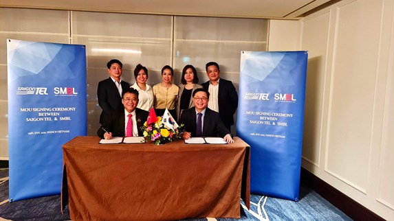 Lễ k&yacute; kết hợp t&aacute;c chiến lược giữa&nbsp;SMBL v&agrave; SAIGONTEL.