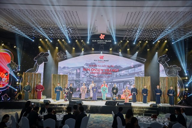 Sự kiện ra mắt Sun Onsen Village - Limited Edition &ldquo;Thăng hoa gi&aacute; trị sống&rdquo; ch&iacute;nh thức bắt đầu trong sự chờ đợi của h&agrave;ng trăm nh&agrave; đầu tư ngồi &ldquo;chật cứng&rdquo; ballroom một kh&aacute;ch sạn 5 sao ở Hạ Long.