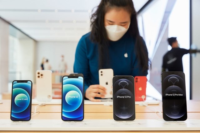 D&ograve;ng iPhone 12 g&oacute;p phần mang đến doanh thu kỷ lục cho Apple trong qu&yacute; IV/2020.