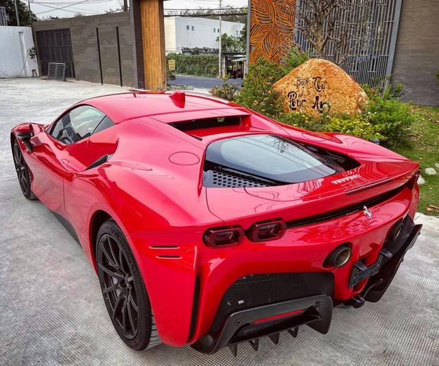 Đại gia kinh doanh hoa lan ở S&#224;i G&#242;n &quot;vung tiền&quot; tậu Ferrari SF90 Stradale đầu ti&#234;n Đ&#244;ng Nam &#193; - Ảnh 1
