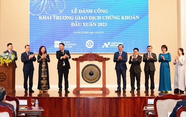 Lễ đ&aacute;nh cồng khai trương giao dịch chứng kho&aacute;n đầu xu&acirc;n 2023.