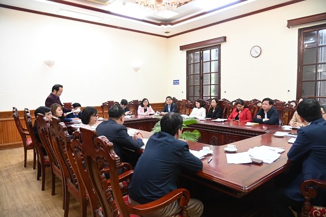 To&agrave;n cảnh buổi l&agrave;m việc