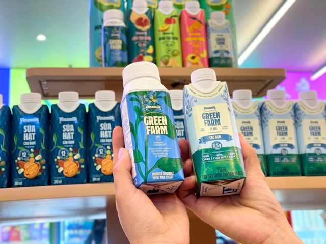 Vinamilk li&ecirc;n tục ra mắt sản phẩm mới về cả bao b&igrave;, h&igrave;nh ảnh lẫn đầu tư cho c&ocirc;ng nghệ sản xuất mới tạo đột ph&aacute; cho chất lượng &nbsp;