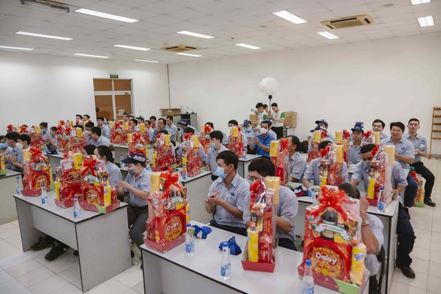 FE CREDIT tặng h&#224;ng ng&#224;n phần qu&#224; trị gi&#225; cả tỷ đồng cho kh&#225;ch h&#224;ng dịp Tết Nguy&#234;n Đ&#225;n Gi&#225;p Th&#236;n - Ảnh 2