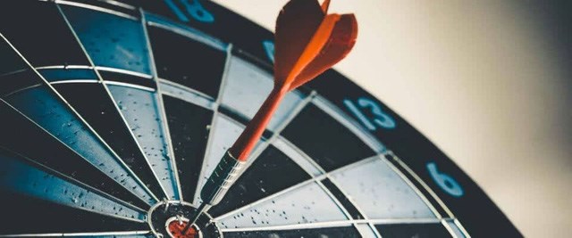 Buffett n&oacute;i rằng h&atilde;y ki&ecirc;n định với c&aacute;c mục ti&ecirc;u t&agrave;i ch&iacute;nh của bạn.&nbsp;