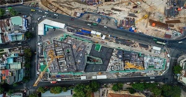 Dự &aacute;n Spirit of Saigon đang x&acirc;y dựng phần th&acirc;n