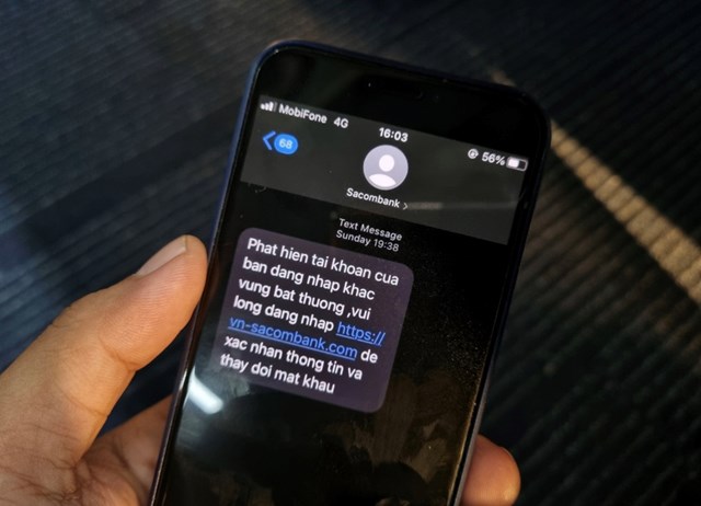 Phương thức li&ecirc;n lạc t&agrave;i ch&iacute;nh qua SMS chứa nhiều lỗ hổng dễ bị hacker khai th&aacute;c.